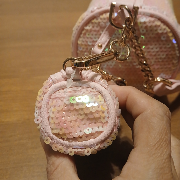 JUICY COUTURE | NWT | Pink Sequin Shoulder Bag with pouch and charm - Picture 10 of 16